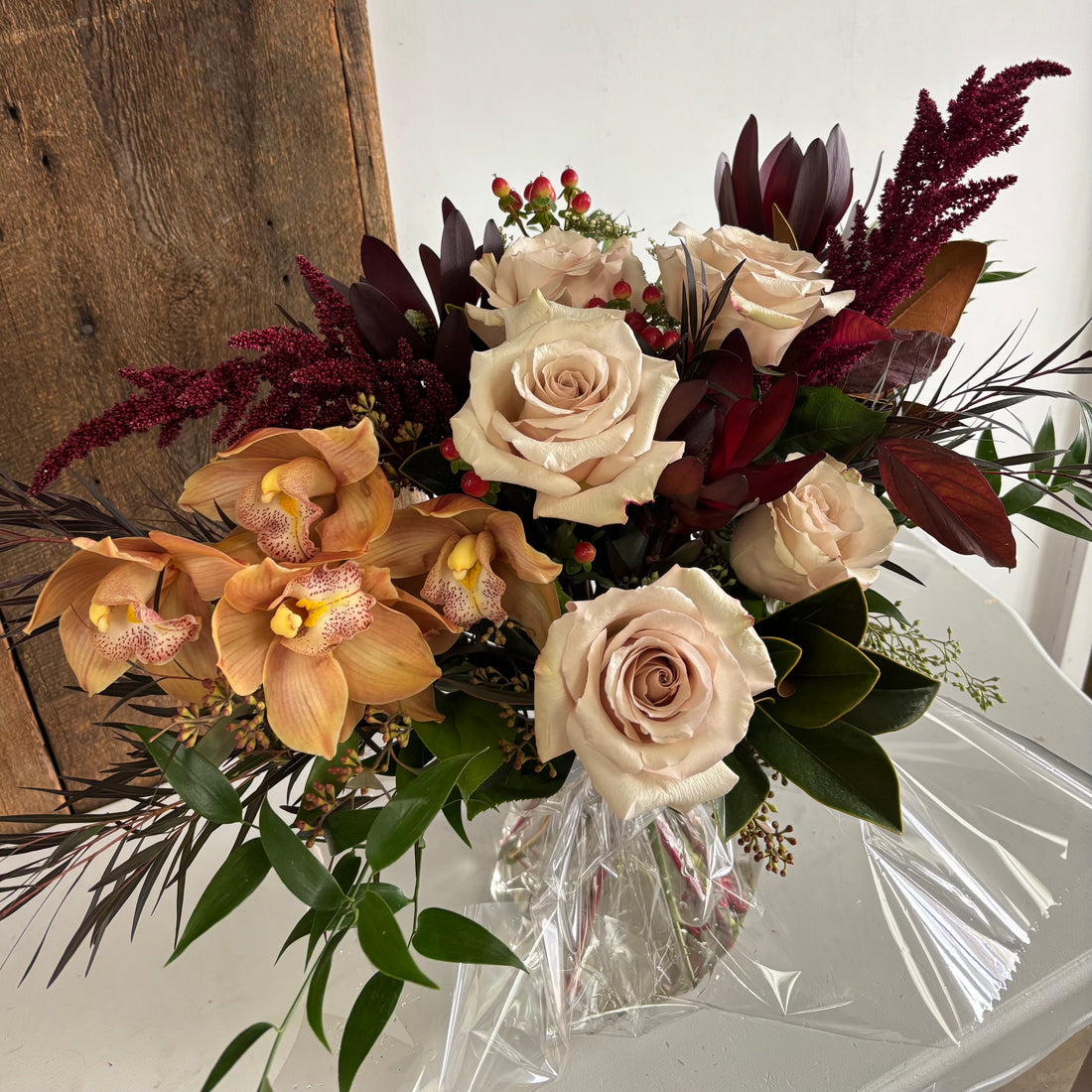 Hand-tied Bouquet (no vase)