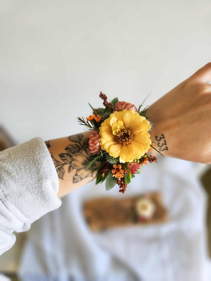 Corsage - Wrist Cuff