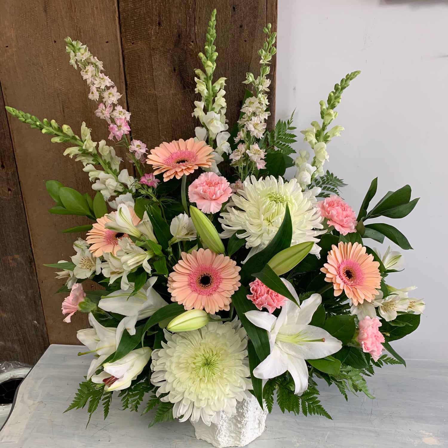 Traditional Style Sympathy Arrangement (Medium)