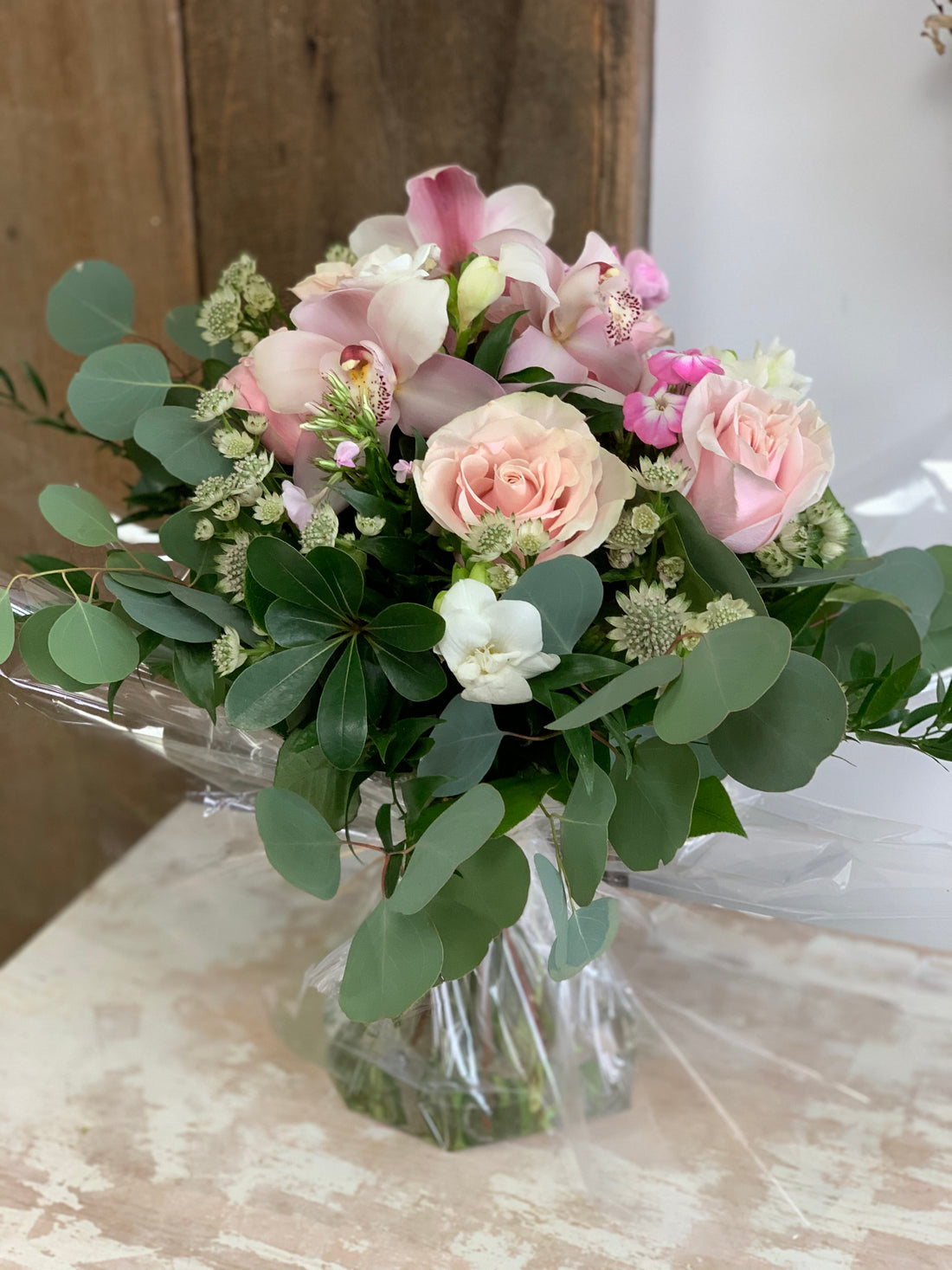 Small Hand-tied Bouquet (no vase)