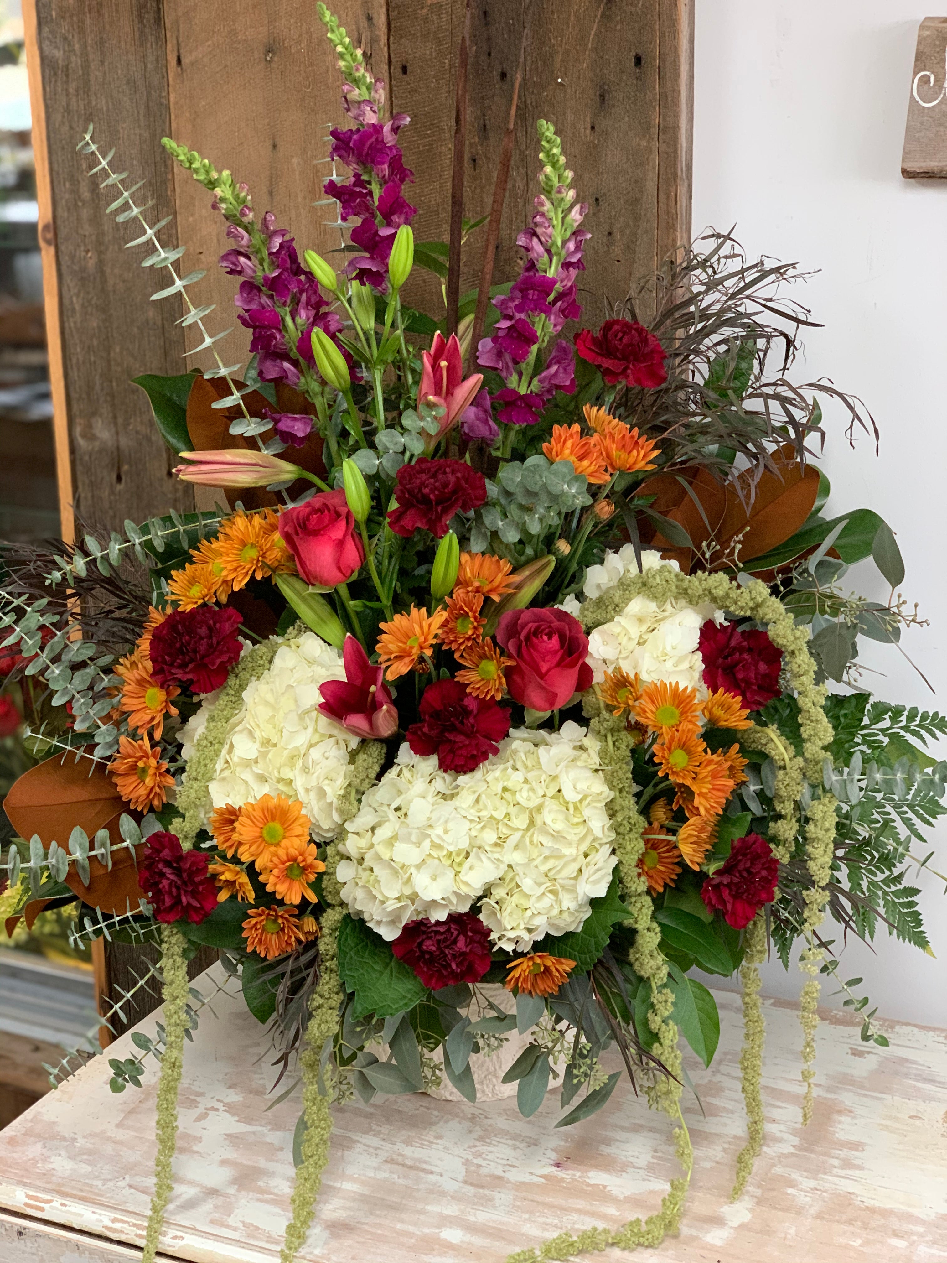 Traditional Style Sympathy Arrangement (Large)