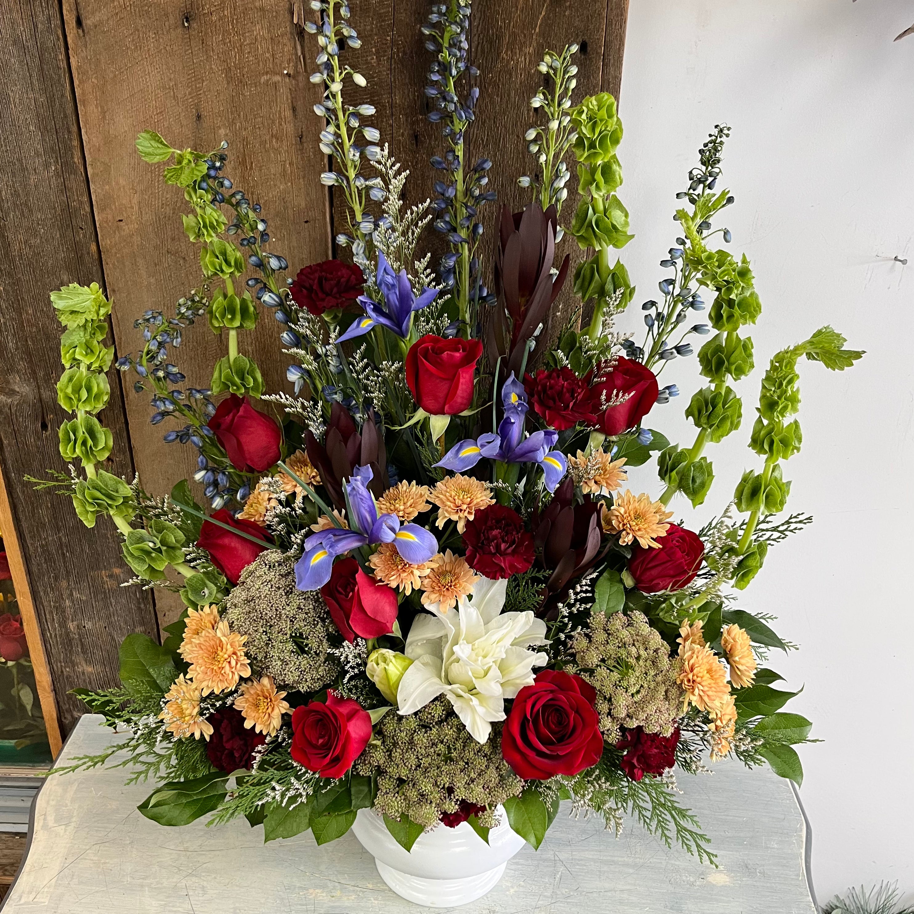 Traditional Style Sympathy Arrangement (Large)